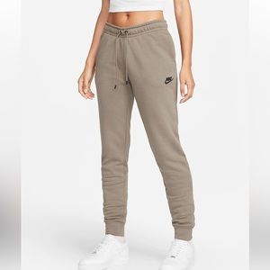Nike sportswear fleece women’s jogger